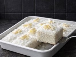 Bijeli kokos kolac na solje