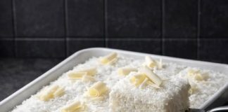 Bijeli kokos kolac na solje