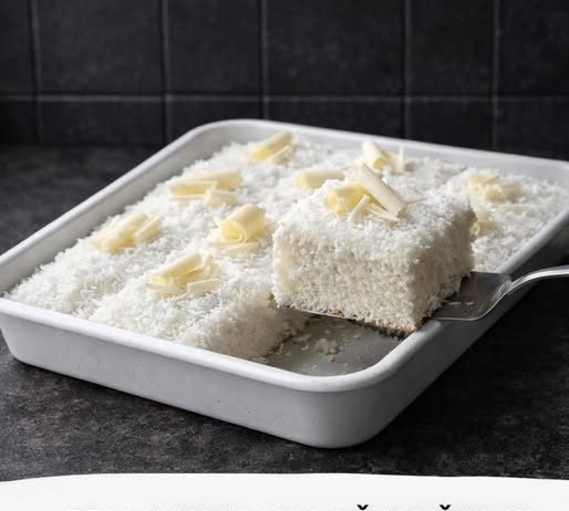 Bijeli kokos kolac na solje