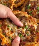 Tijesto gotovo za tili cas: Mini pizze sa mljevenim mesom