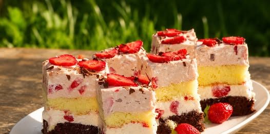Osvjezavajuca ljetna torta sa jagodama