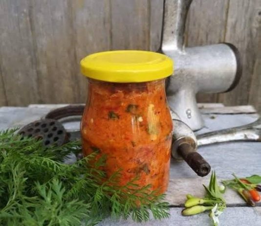 Ljuta salata od mrkve i paprika