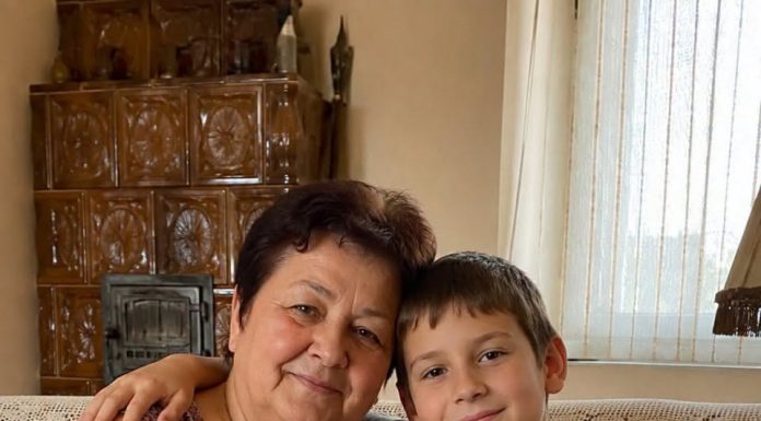 Sedmogodišnji Luka otkrio učiteljici da mu baka veže ruke: Ono što su pronašli u zaključanoj sobi otkrilo je strašnu obiteljsku tajnu