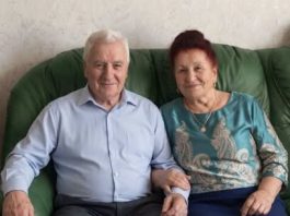 40 godina sam mislila da otac troši majčin novac – a onda je otvorio staru metalnu kasetu i otkrio istinu
