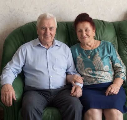 40 godina sam mislila da otac troši majčin novac – a onda je otvorio staru metalnu kasetu i otkrio istinu