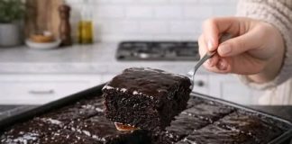 Sočan čokoladni kolač sa mlekom i kakaom – jednostavan recept