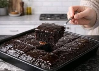 Sočan čokoladni kolač sa mlekom i kakaom – jednostavan recept